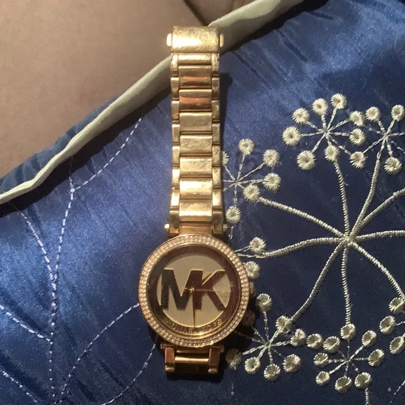 MK watch - Picture 1 of 7